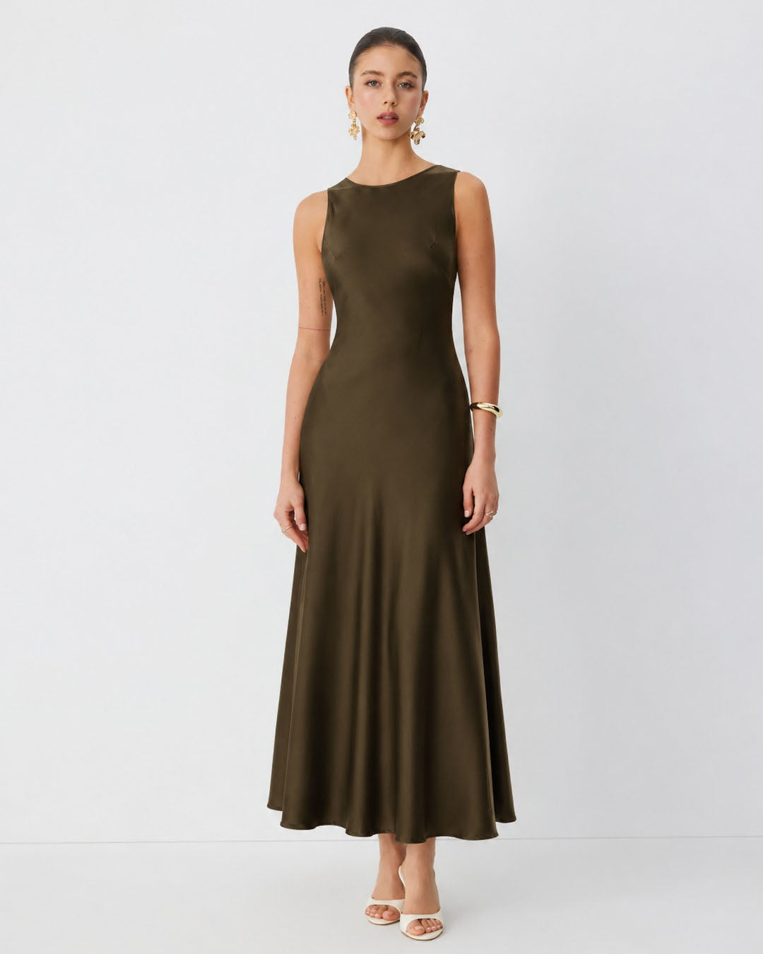Sleeveless Round Neck Maxi Dress in Cocoa Brown